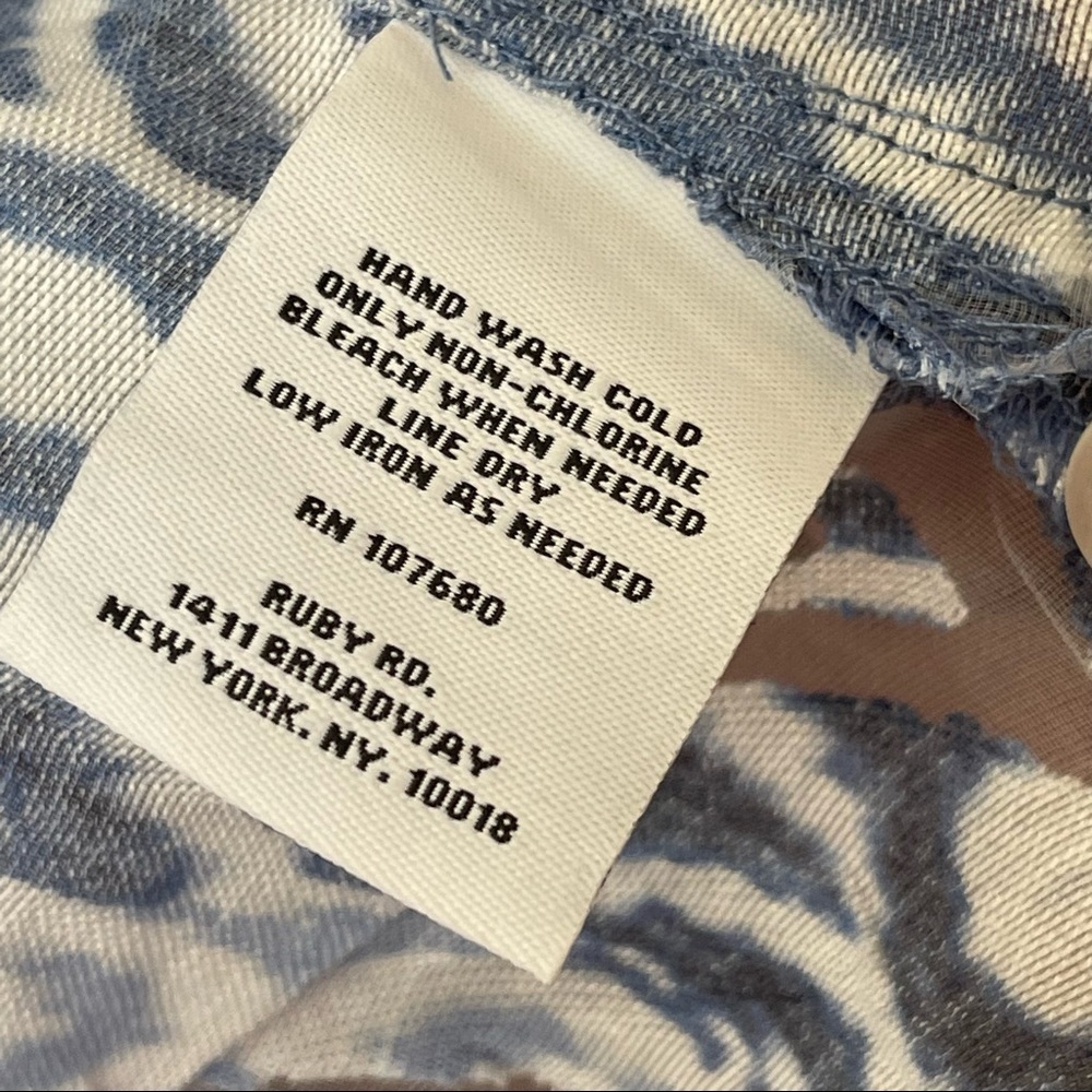 Ruby Rd. Favorites Women’s Geometric Button Down Sheer  Shirt size 8 - Picture 7 of 9